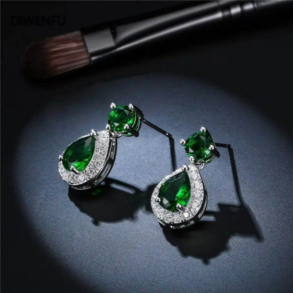 NEW 925 SILVER GREEN CRYSTAL EARRINGS - Picture 1 of 3
